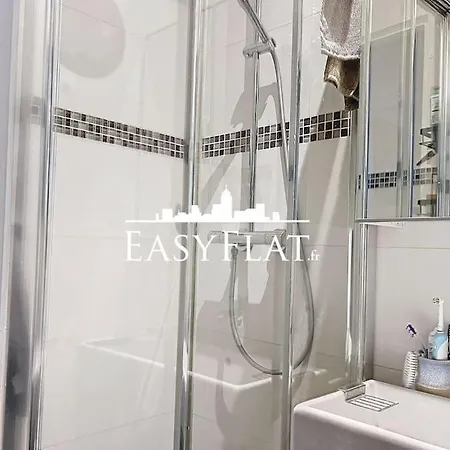 Fully-equipped Family With 3-bedroom, Batignolles, By Easyflat Parigi